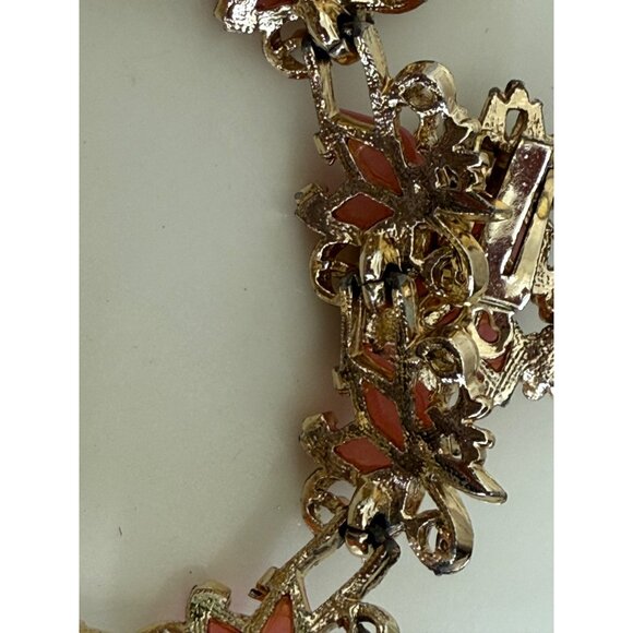 Vintage 60's Pink Thermoset Chevron Shaped Bracelet and Earring Set - Picture 9 of 9